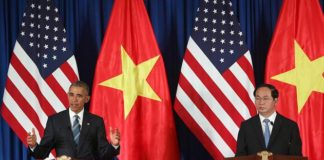 Barack Obama họp báo chung với Trần Đại Quang tại Hà Nội (23/05/2016)