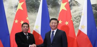 Tổng Thống Philippines Rodrigo Duterte (trái) và Chủ Tịch Tập Cận Bình