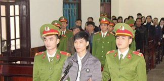 Ngày 27/11/2017 phóng viên Nguyễn Văn Hóa bị tòa án tỉnh Hà Tĩnh kết án 7 năm tù giam và 3 năm cấm đi khỏi nơi cư trú với cáo buộc “tuyên truyền chống Nhà nước CHXHCNVN” theo khoản 1 điều 88, bộ luật Hình sự. Ảnh: CAND