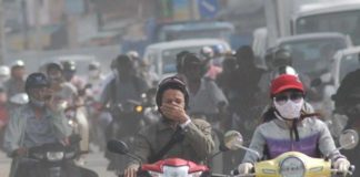 Ô nhiễm khói bụi tại Hà Nội ở mức trầm trọng và tác hại không chừa một ai.