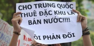 Sinh viên Trương Thị Hà trong buổi biểu tình ôn hoà tại Sài Gòn ngày 10/6/2018