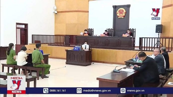 đằng sau PĐT